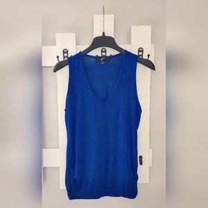 gnu M sleeveless top